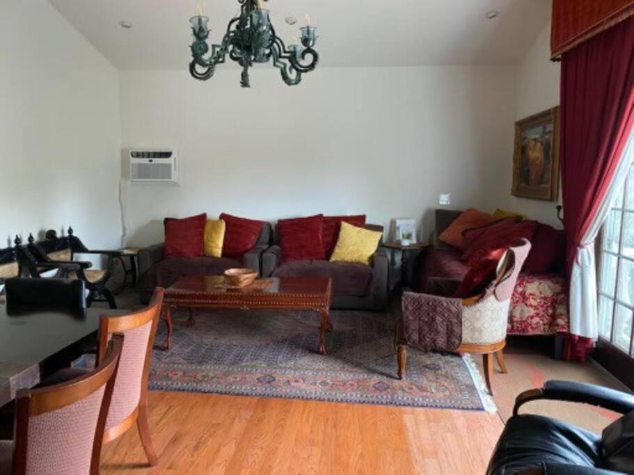 Entire Second Flr - Santa Monica Luxury Roman Villa لوس أنجلوس المظهر الخارجي الصورة