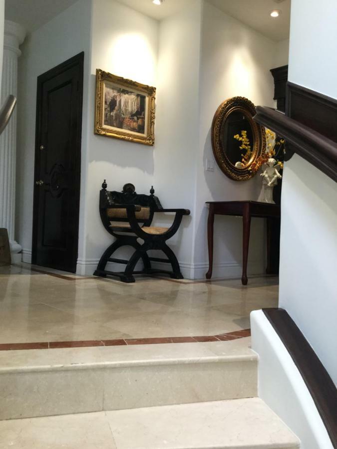 Entire Second Flr - Santa Monica Luxury Roman Villa لوس أنجلوس المظهر الخارجي الصورة